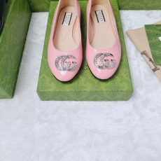 Gucci Flat Shoes